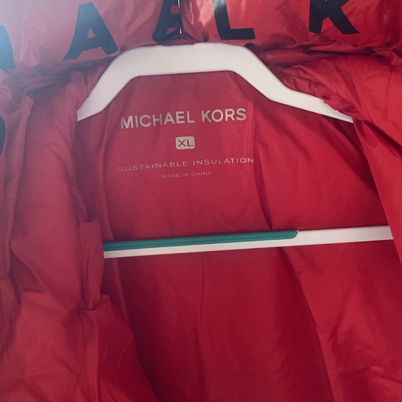 Michael Kors sustainable insulated red puffer jacket - Picture 5 of 11